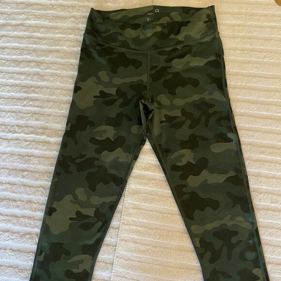 GapFit Leggings - green camo pattern - Picture 1 of 16